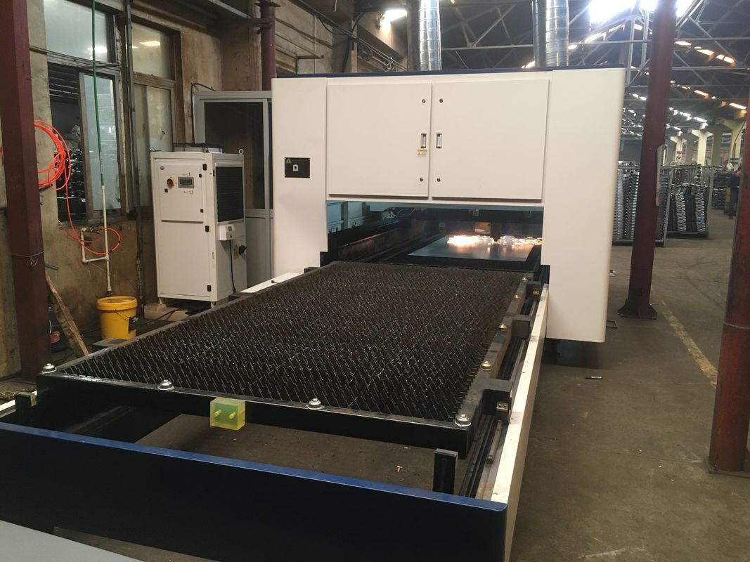 دستگاه برش و حکاکی لیزر فیبر 3000 میلی متری 2KW