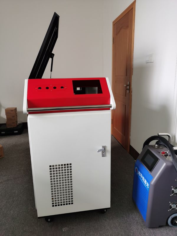 قابل تنظیم Spot 8 Times 2000W Fiber SS Laser Welding Machine Handheld